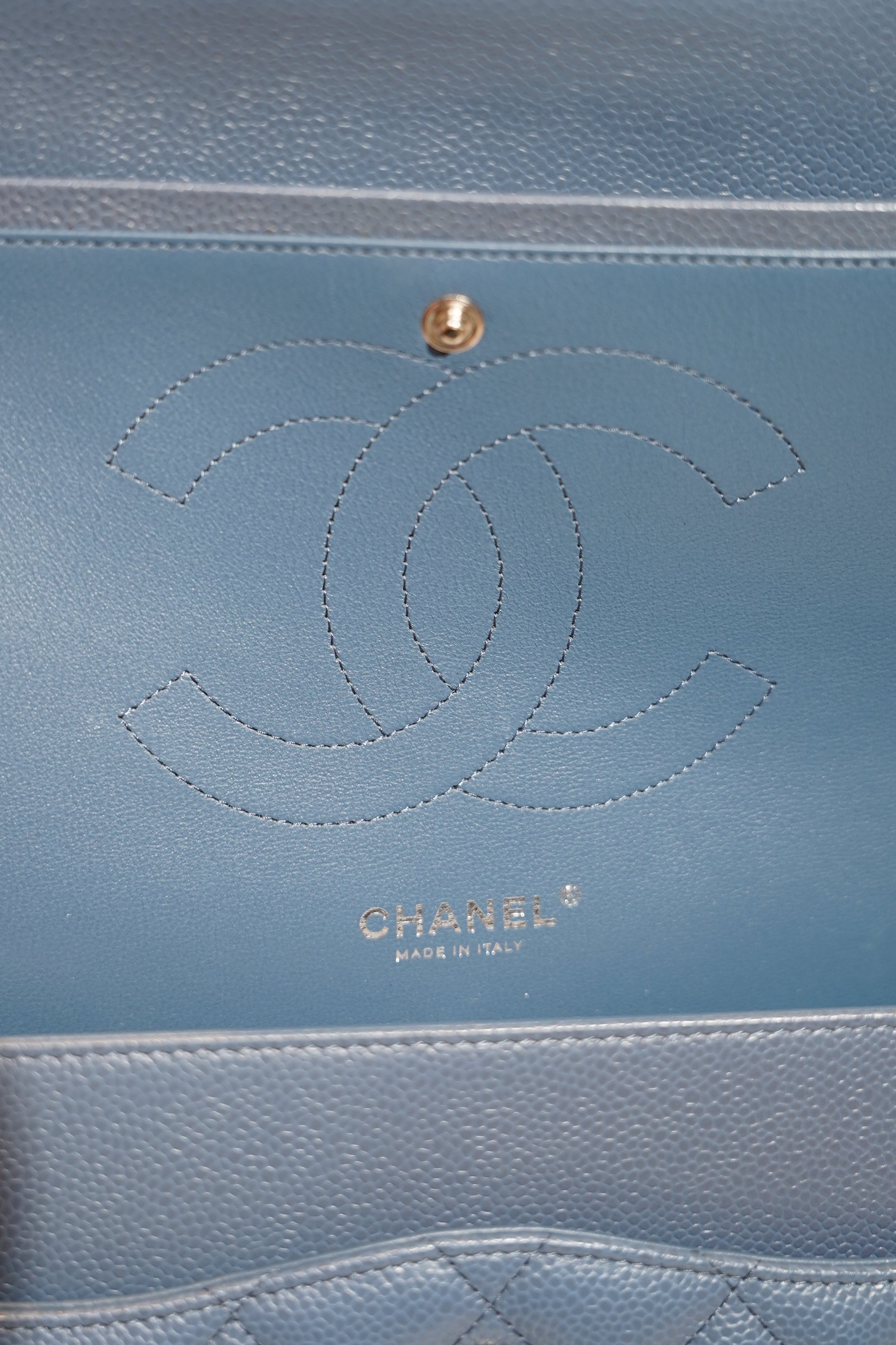 CHANEL JUMBO FLAP BAG