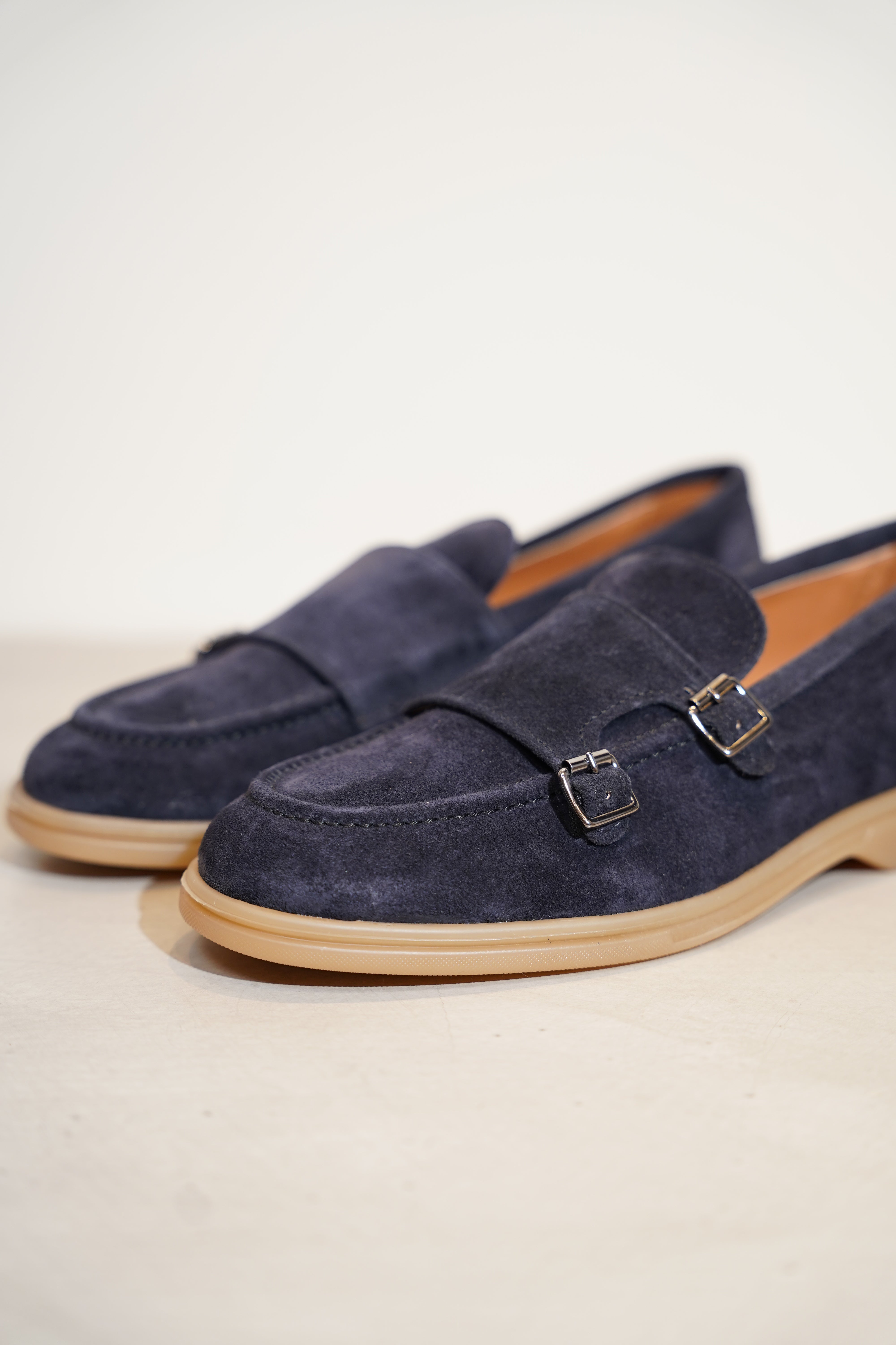 Suede loafer gesp