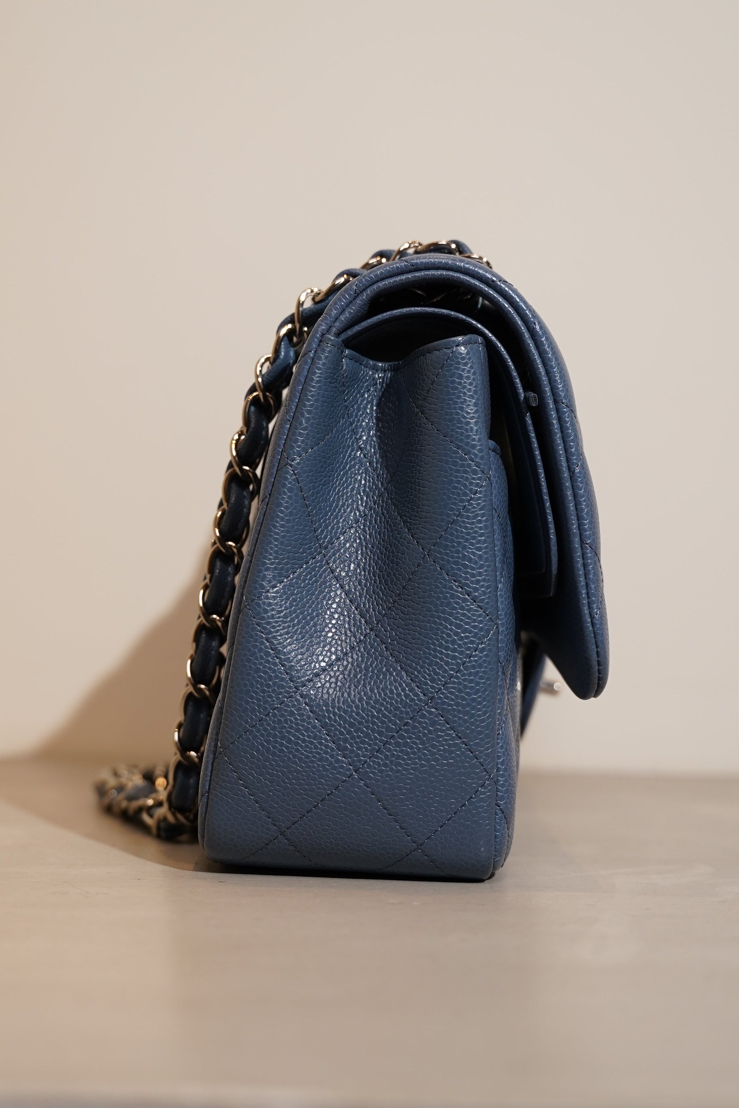 CHANEL JUMBO FLAP BAG
