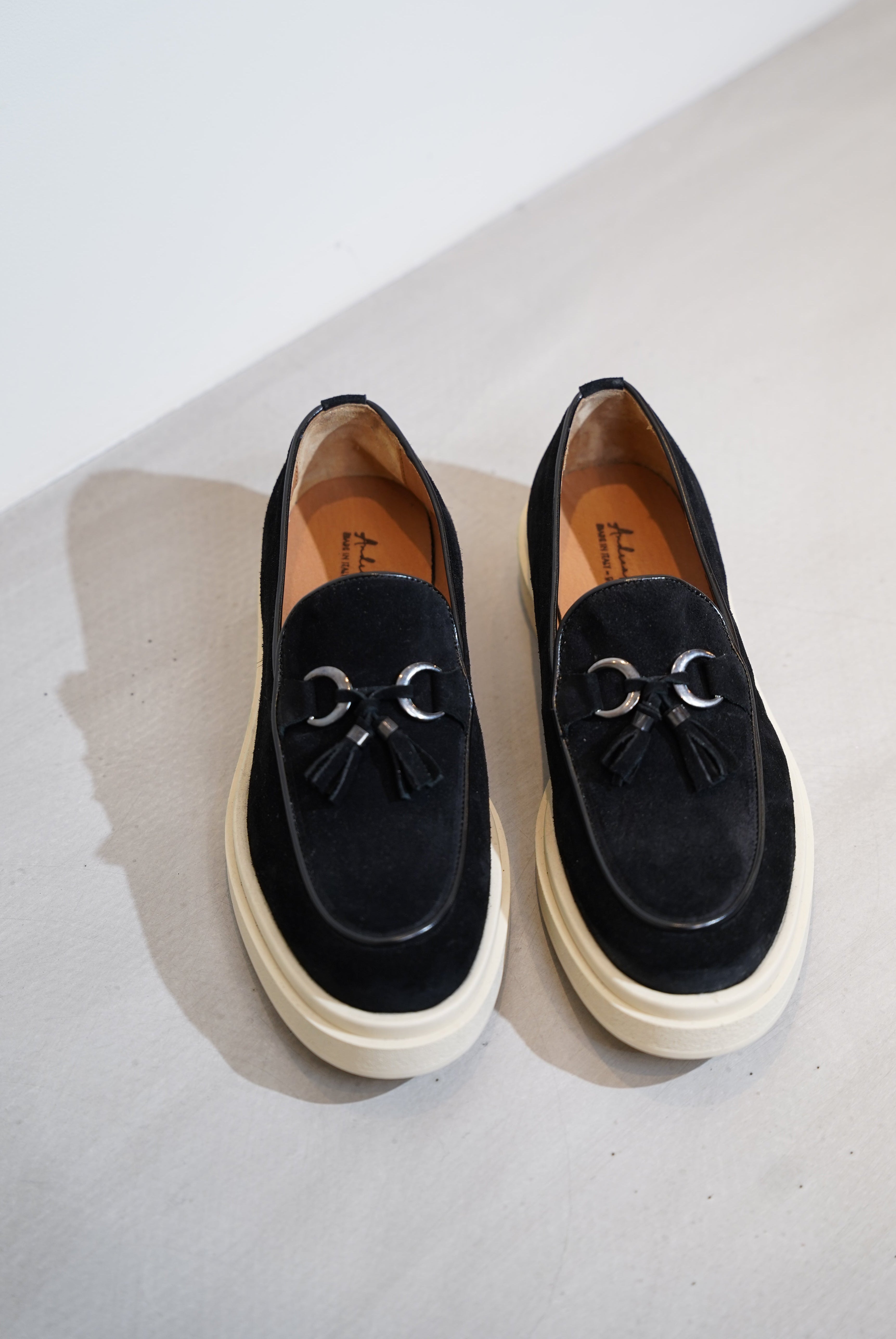 Suede black loafer