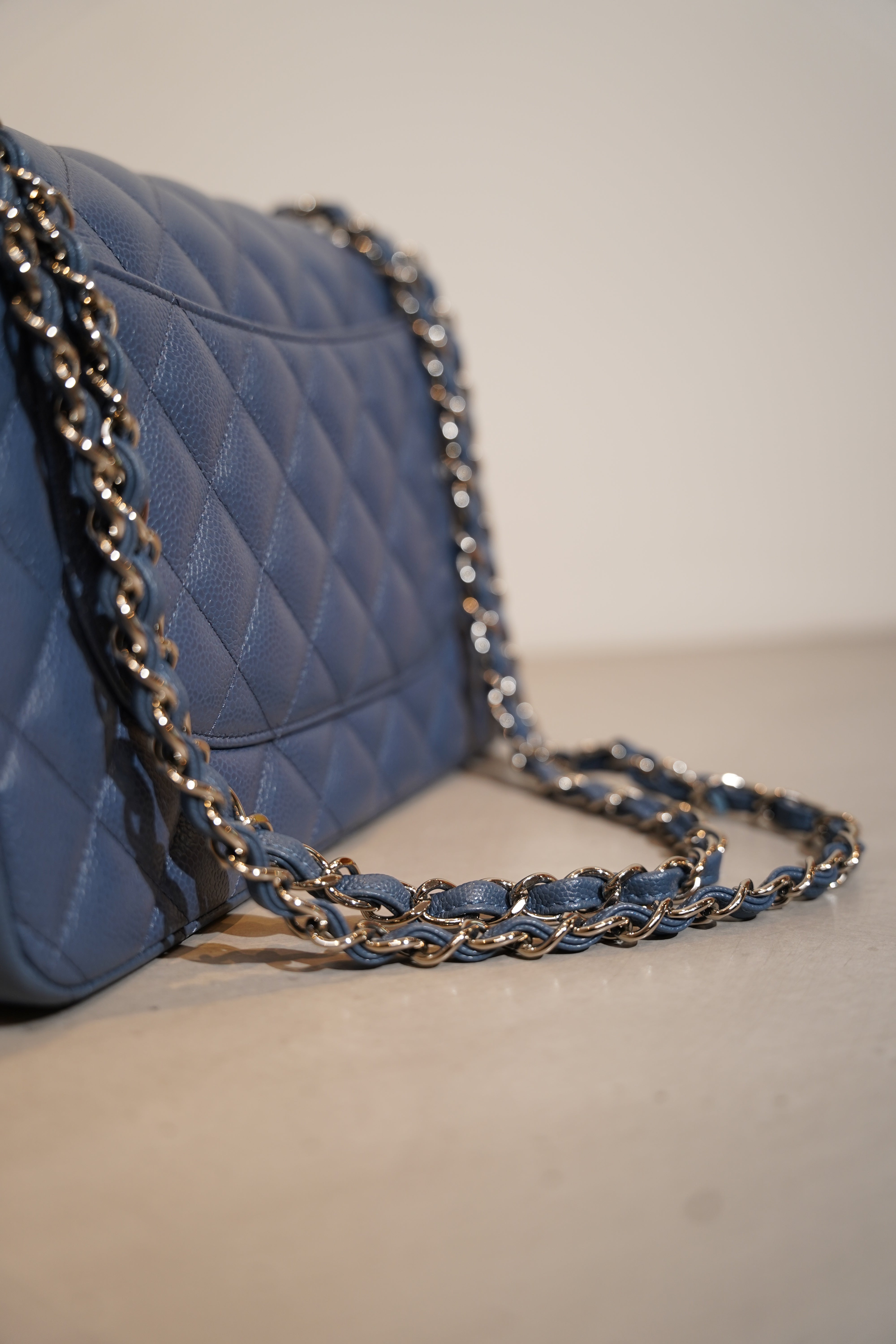 CHANEL JUMBO FLAP BAG