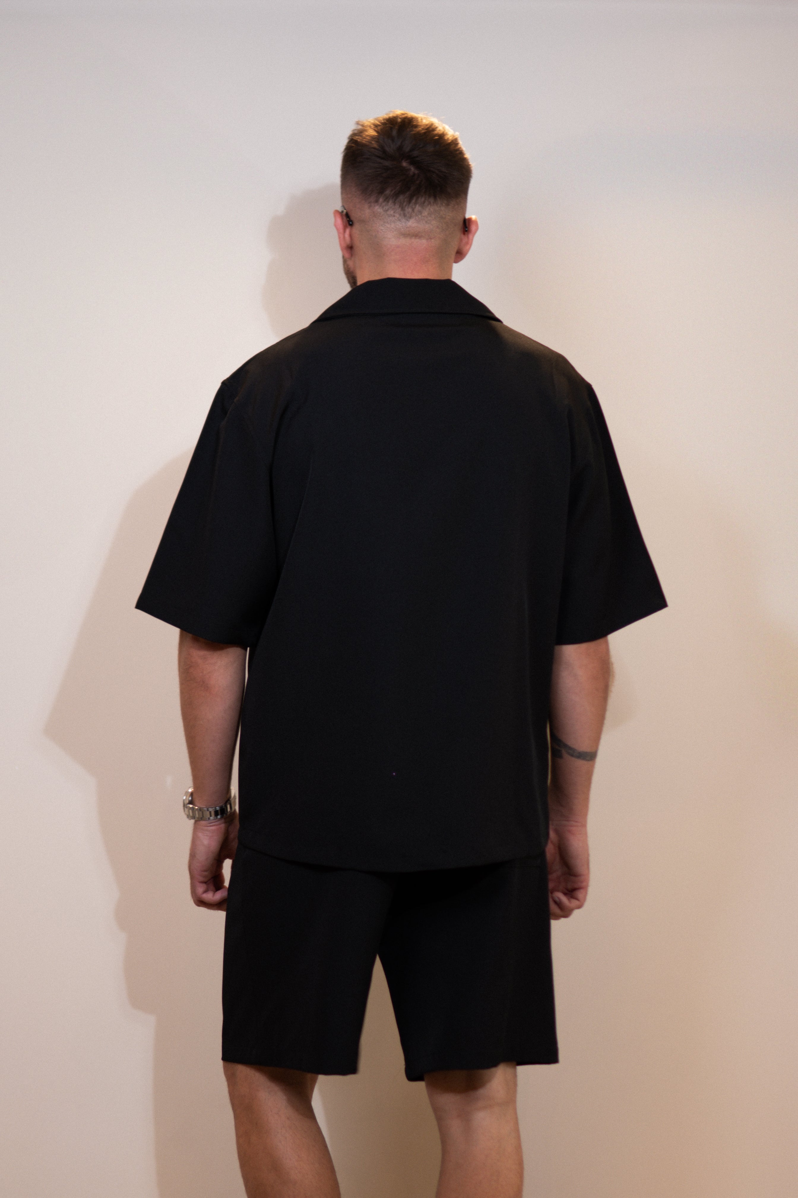 black set short