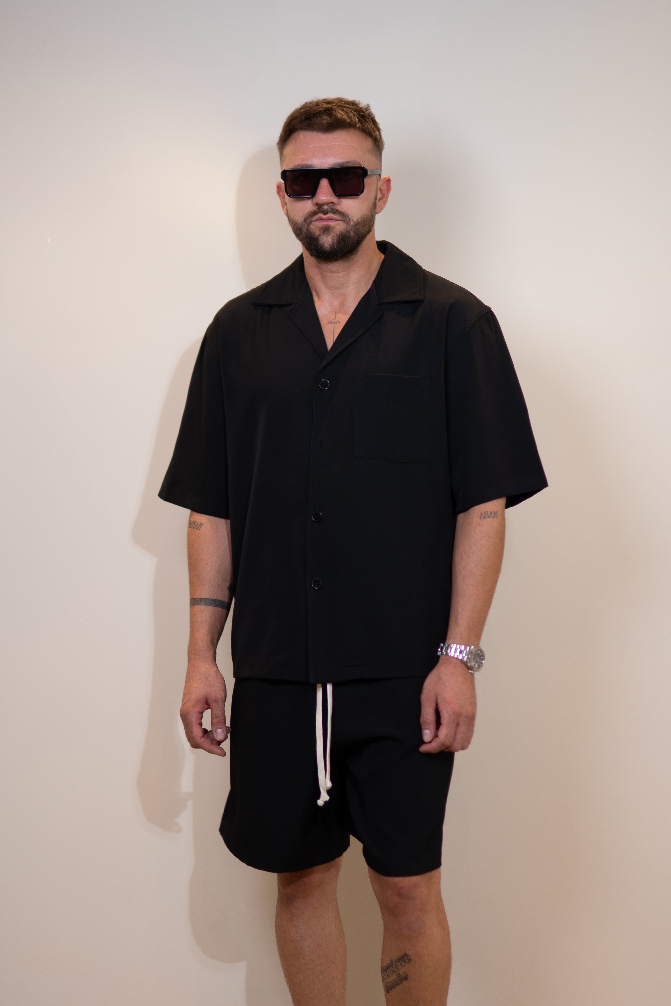 black set short
