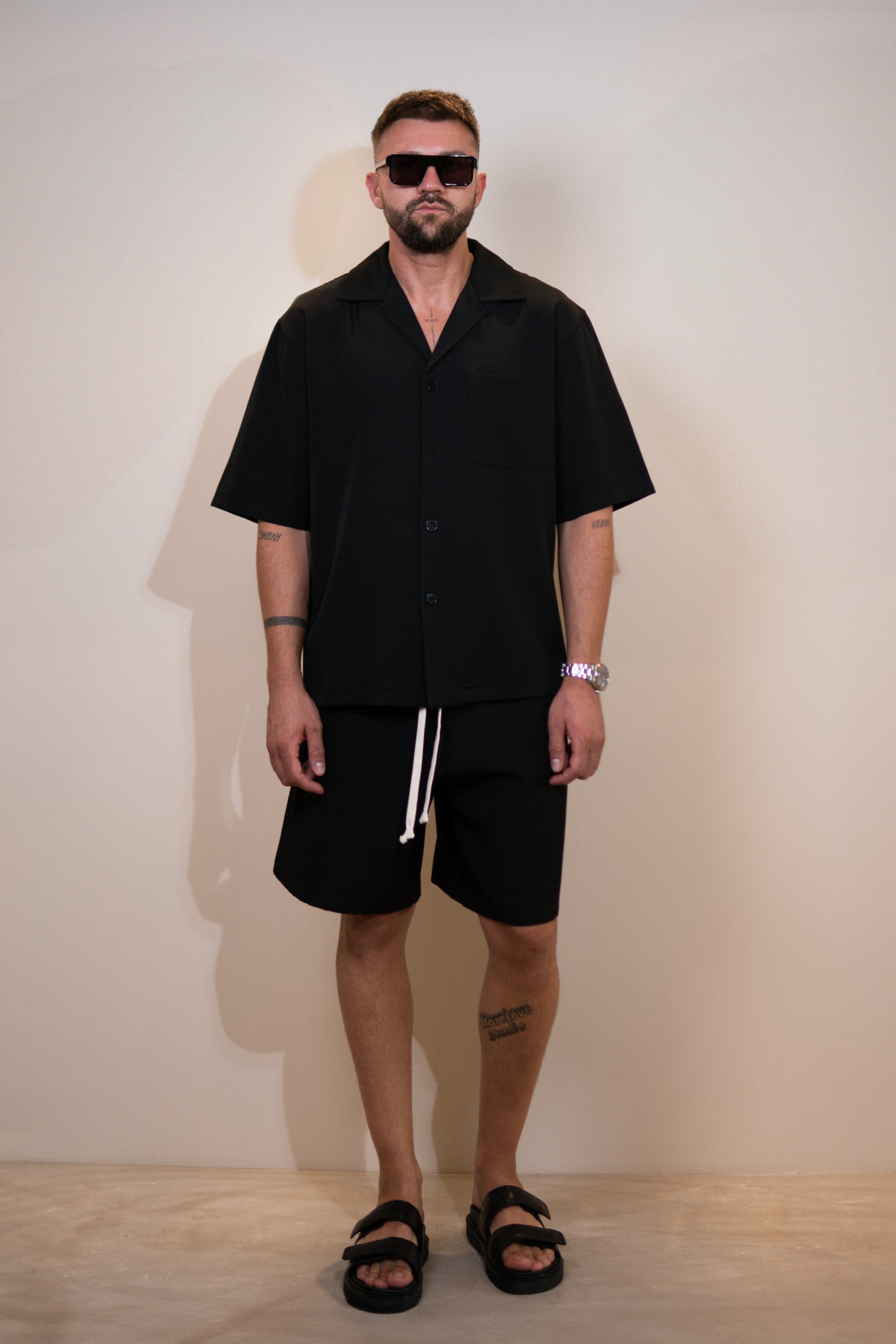 black set short