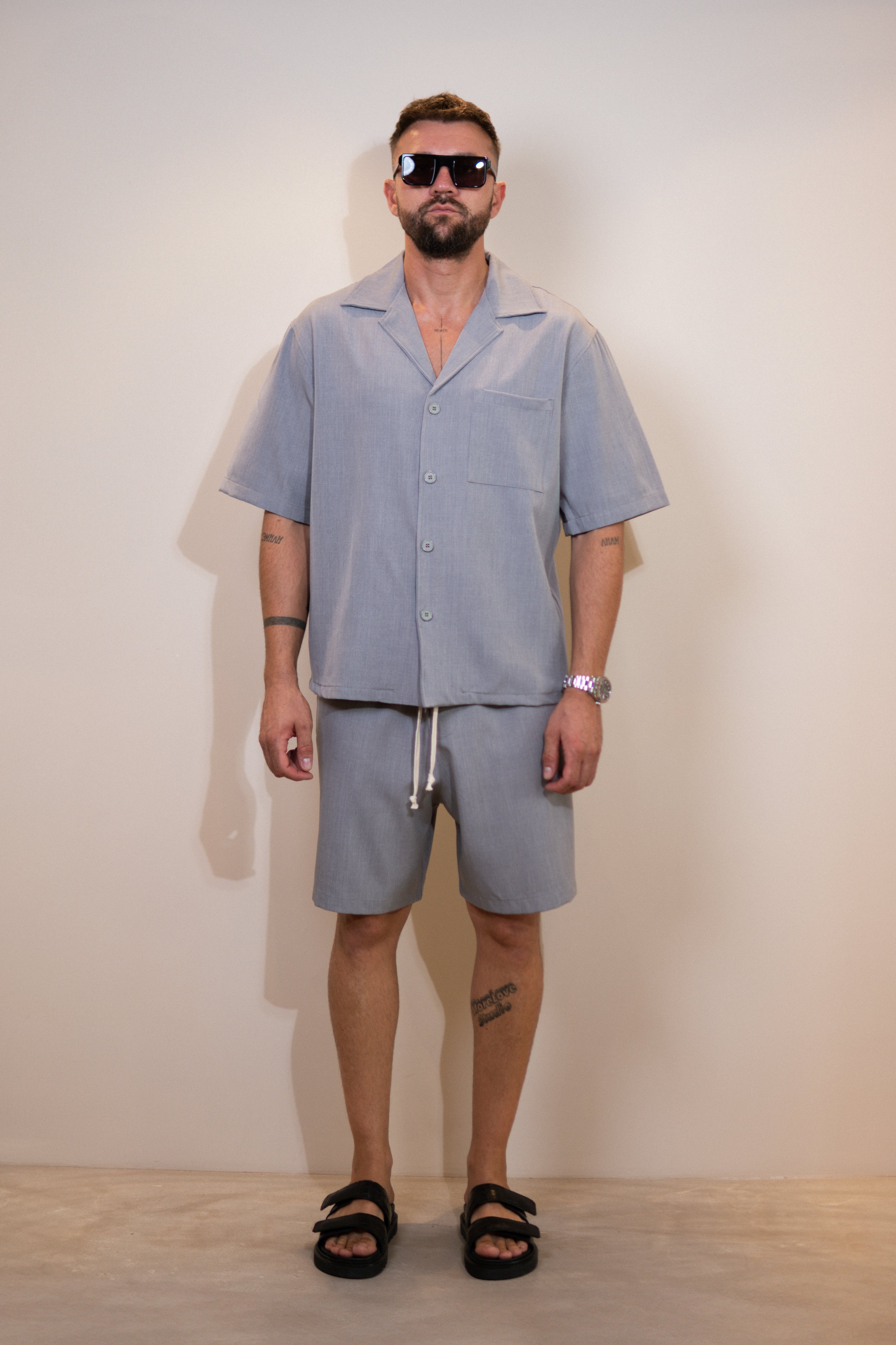 grey set short