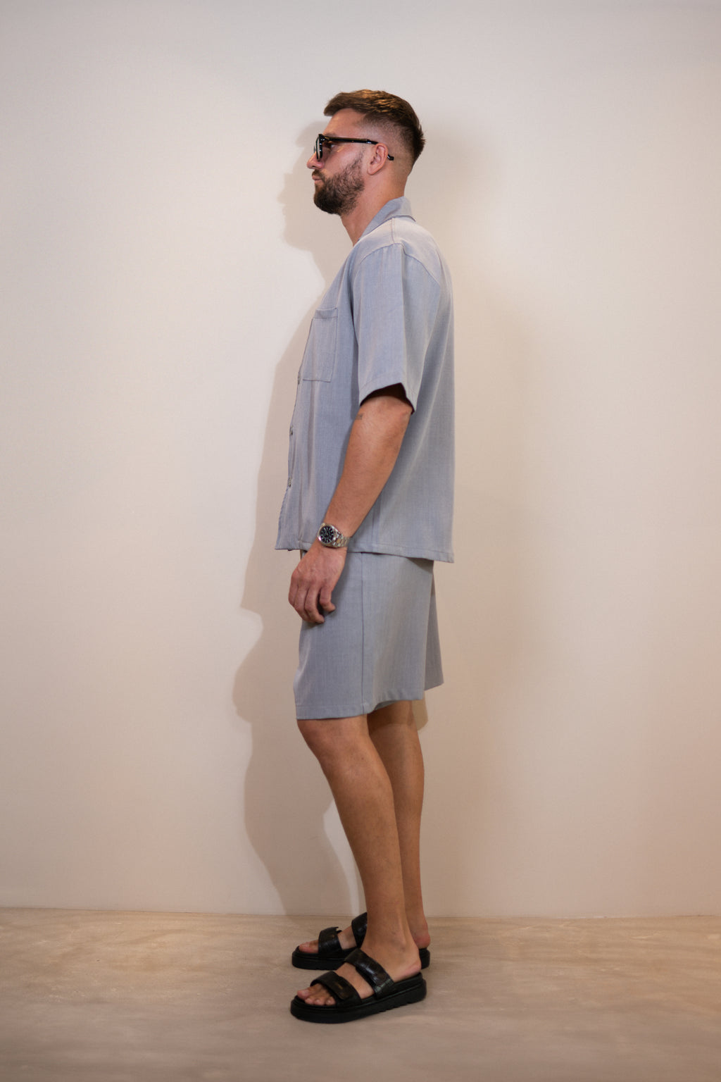 grey set short
